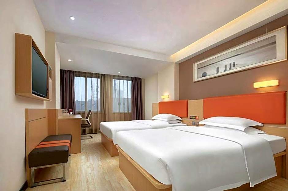 7 Days Premium Changsha Wuyi Plaza Metro Station