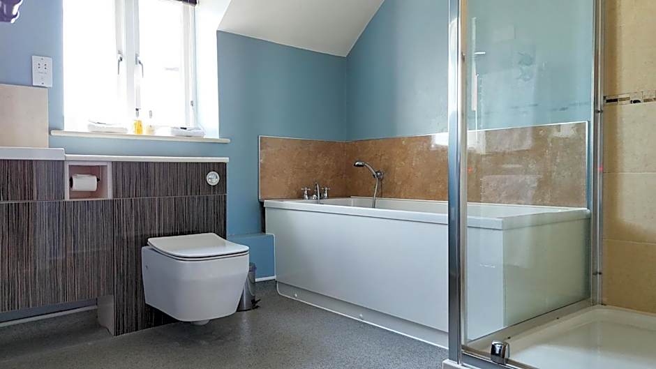 The Pheasant Public House & Hotel