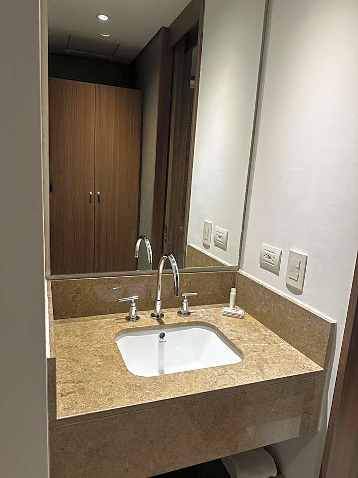 Hampton Inn By Hilton Valledupar