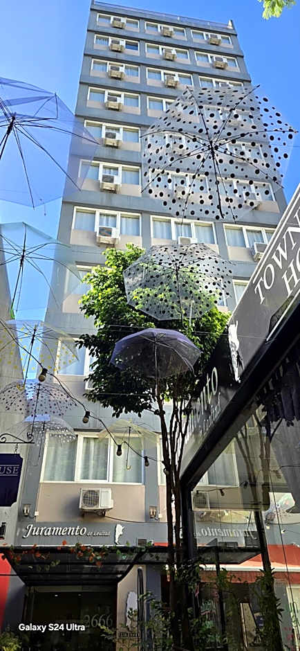 Juramento de Lealtad Townhouse Hotel