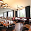 DoubleTree by Hilton Clarksville Riverview