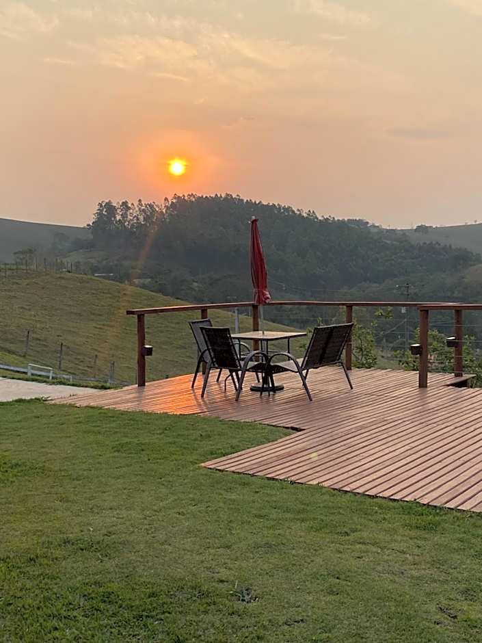 Recanto da Alegria - Casa em Cunha com Jacuzzi,Piscina,Rede,Churrasqueira,Lareira,Deck, Banco de coração