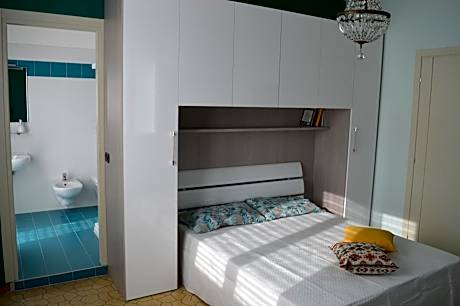 Deluxe Room (2 Adults + 1 Child)