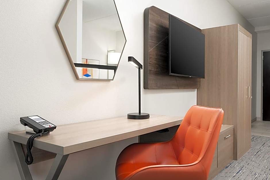Holiday Inn Express Hotel & Suites Newport South By IHG