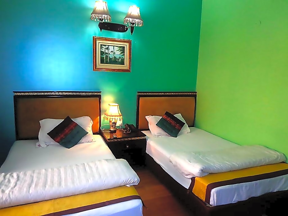 Revels Plum Hotel