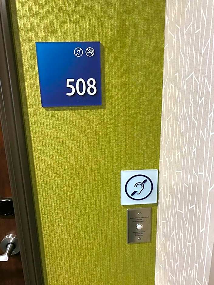 Holiday Inn Express & Suites Pittsburgh - Monroeville By IHG