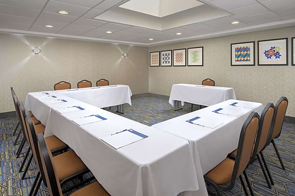 Holiday Inn Express Boston  Saugus By IHG