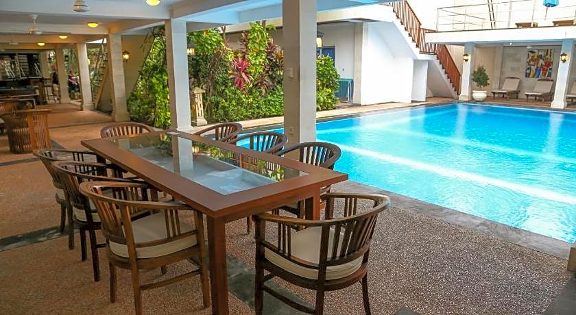 Aquarius Beach Hotel