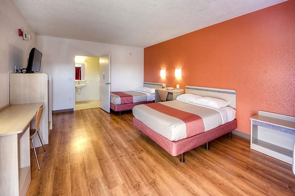 Motel 6 New London - Niantic