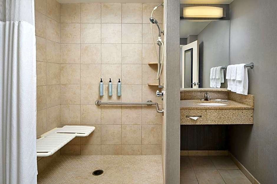 Courtyard by Marriott Akron Stow