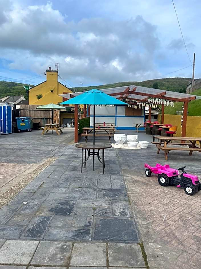 Danny's Bar & accommodation Broadford county Clare