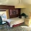 Tontine Hotel & Bar
