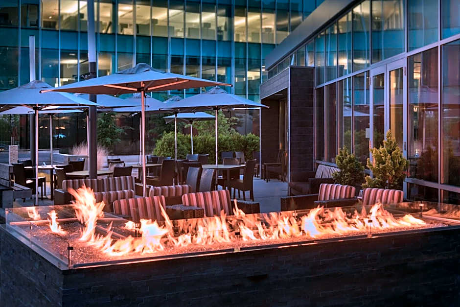 Courtyard by Marriott Philadelphia South at The Navy Yard