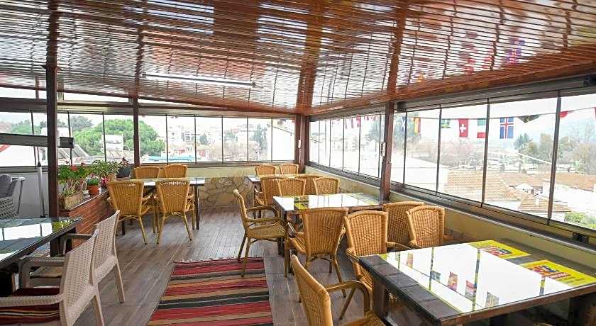 Anz Guest House Pansiyon