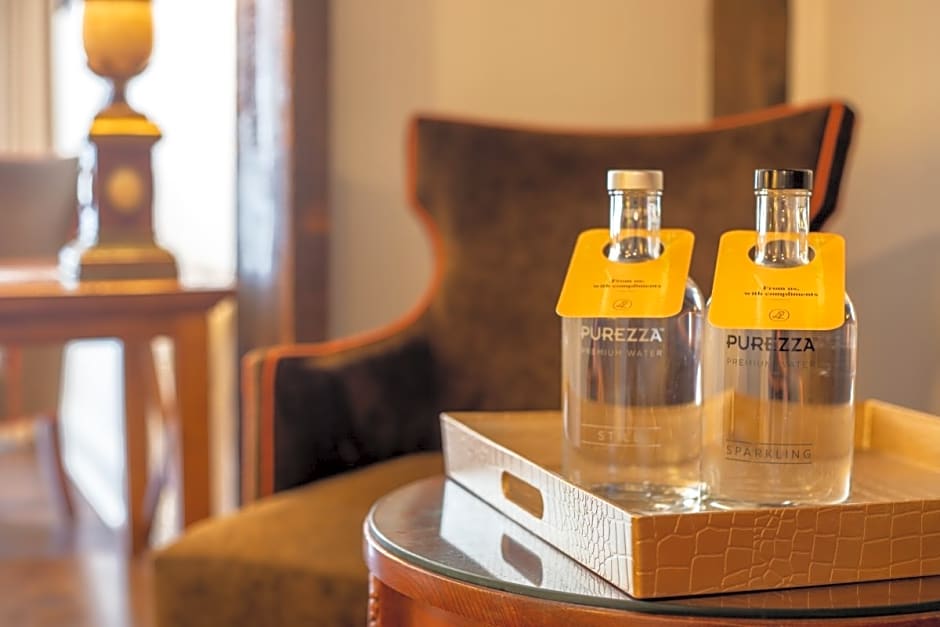 voco St. James Hotel By IHG