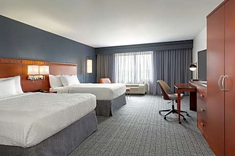 Newly Renovated Queen Room with Two Queen Beds and Adapted Tub - Mobility and Hearing Accessible