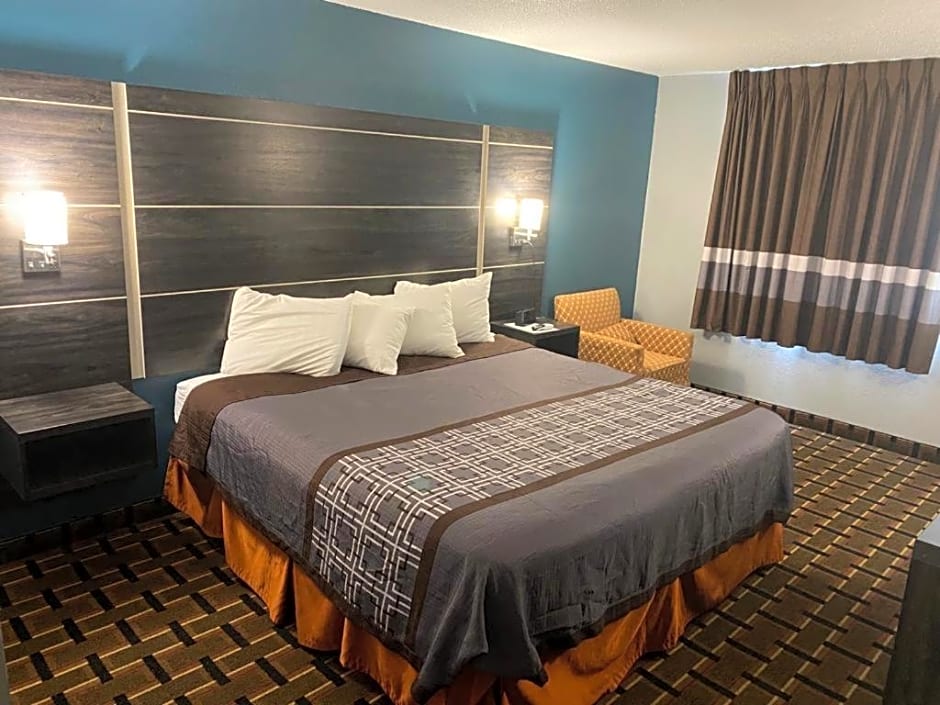 Faribault Hometown Inn & Suites