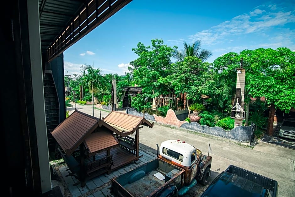 Suankaew​ art​ hostel​