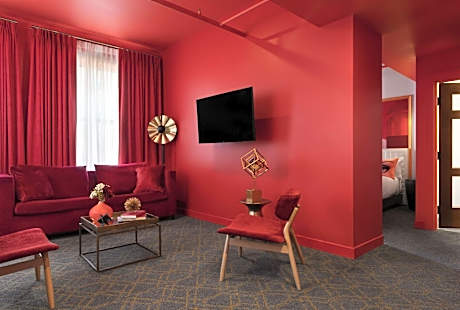 One-Bedroom Red King Suite with Kitchenette
