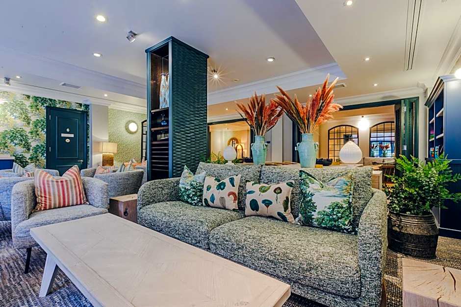 The Runnymede-On-Thames