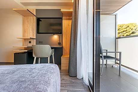 Double Room with Balcony (2 Adults + 1 Child)