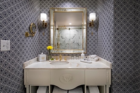 One-Bedroom Willard Suite with King Bed and View