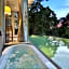 Ambong Pool Villas - Private Pool