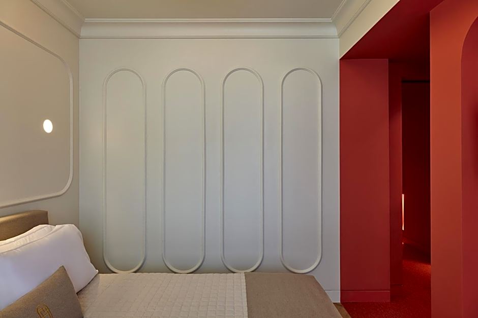 DWELL - Elegant City Stay