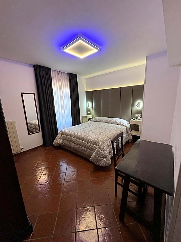 Hotel Bucaneve