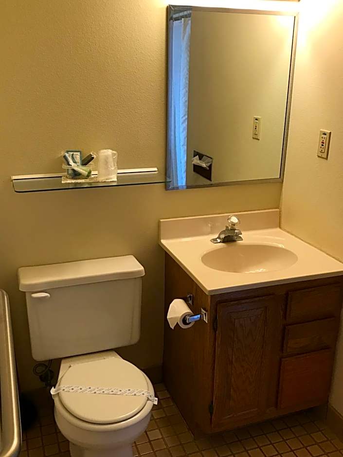 Exxon Quik Stop & Motel