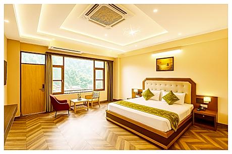 Goroomgo J J Regency Manali