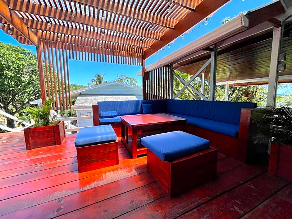 Hotel and Dive Center Roatan Yacht Club