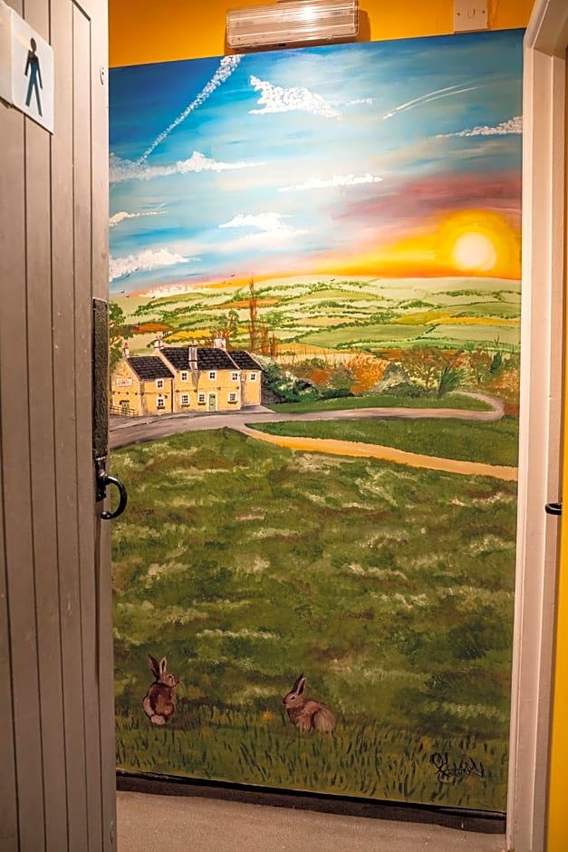 Rising Sun Pub, Restaurant and Rooms