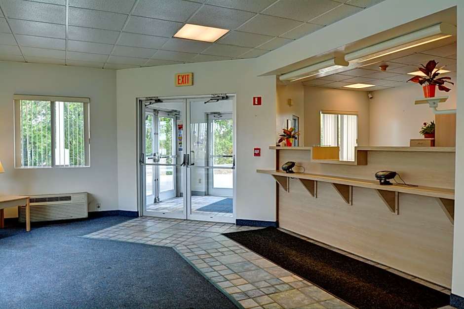Motel6 Warwick, RI - Providence Airport - I-95