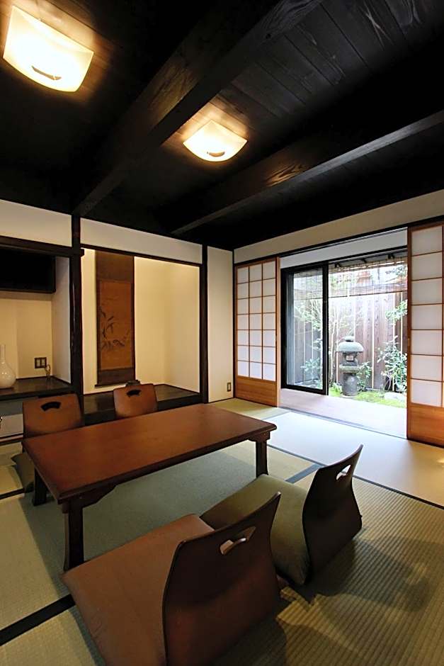 Momohana an Machiya House