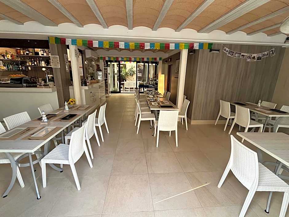 HOTEL ISLA PLANA