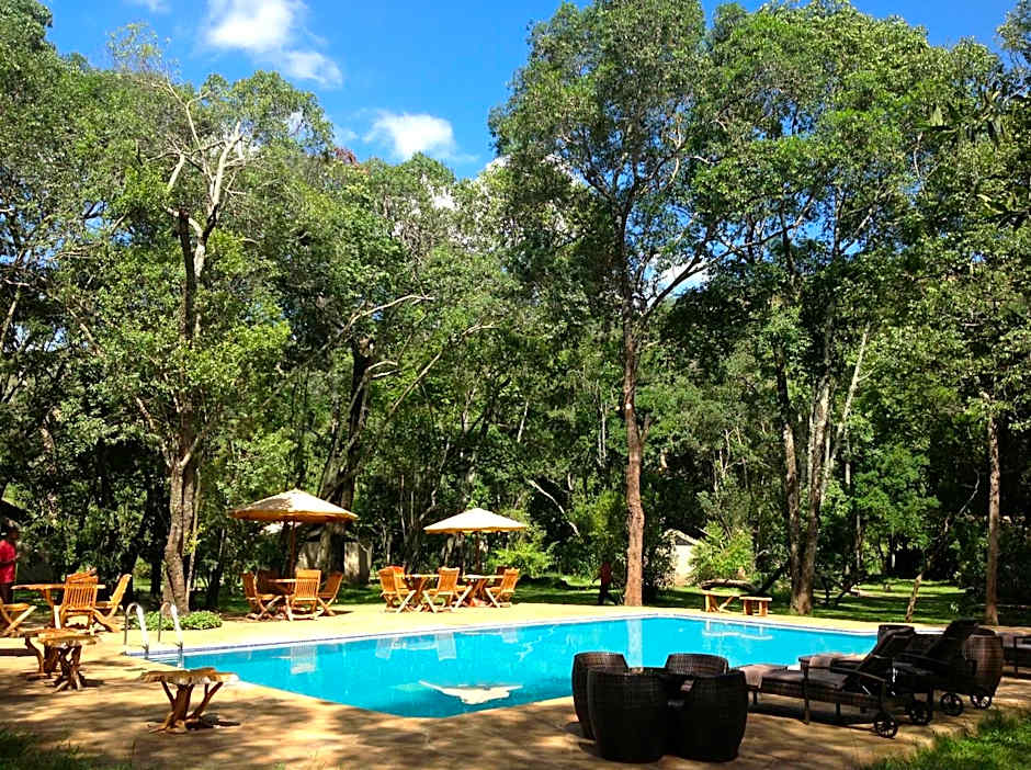 Exploreans Mara River Camp