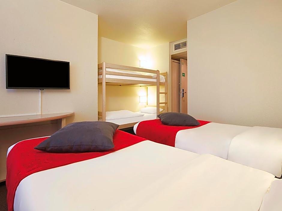 CAMPANILE VAL DE France