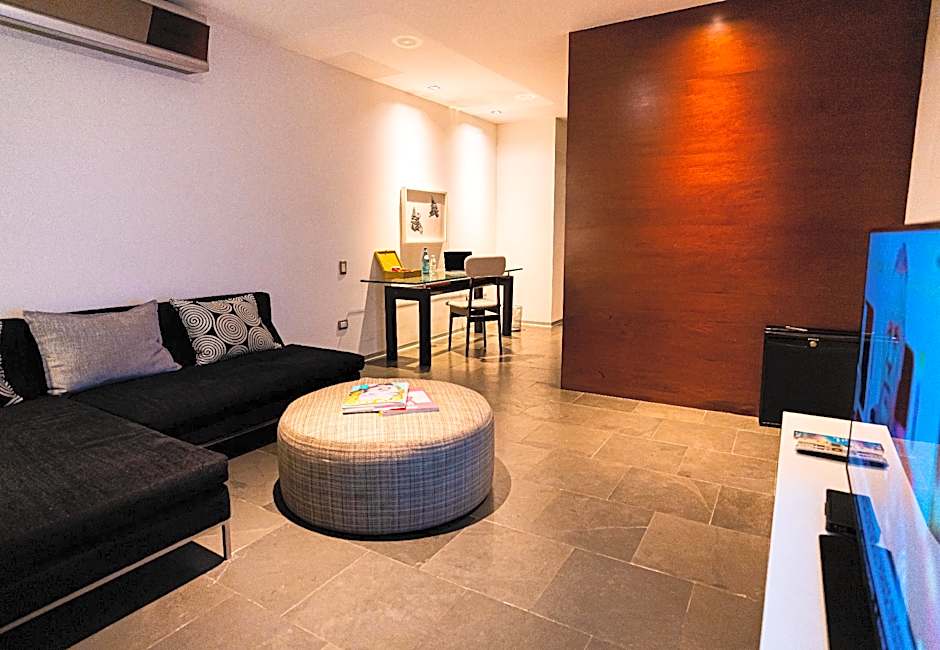 Photo 1 of 2 of Deluxe Suite
