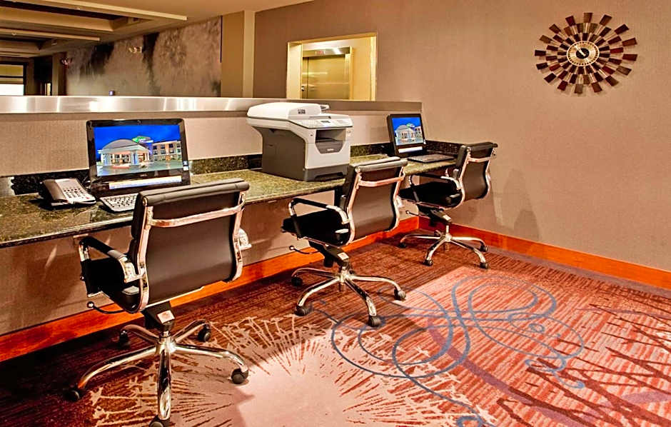 Holiday Inn Express Hotel and Suites Saint Robert By IHG
