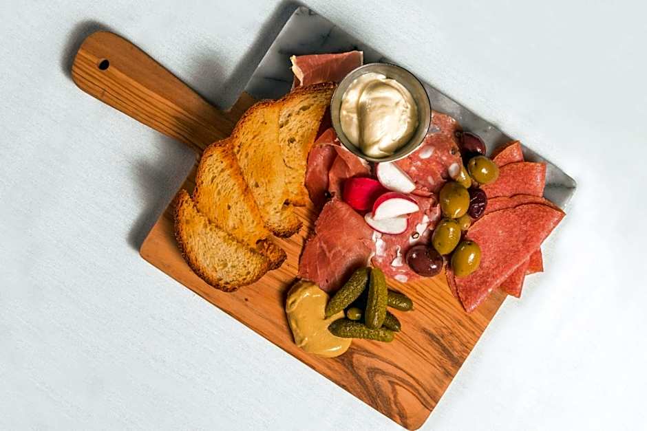 The Raphael Hotel, Autograph Collection by Marriott