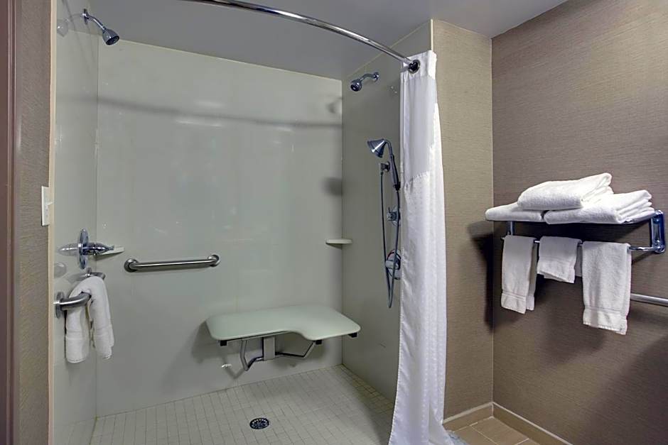 Holiday Inn Express Hotel & Suites Meadowlands Area By IHG