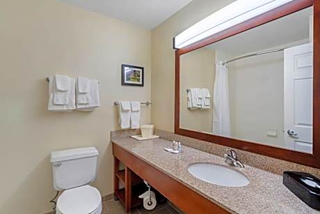2 Queen Beds, Suite, Nonsmoking