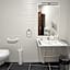 SQUARE HOTEL