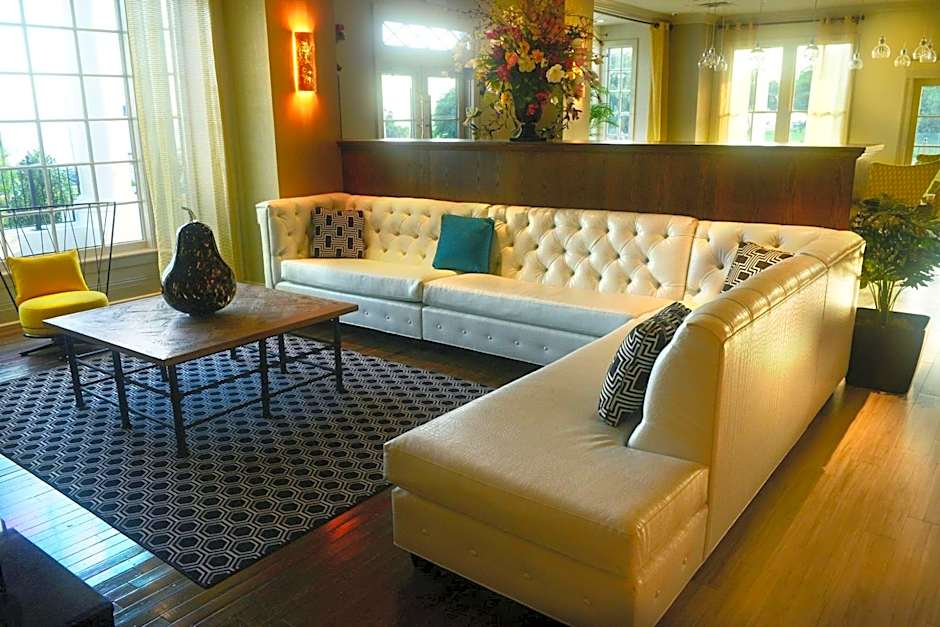 White House Hotel