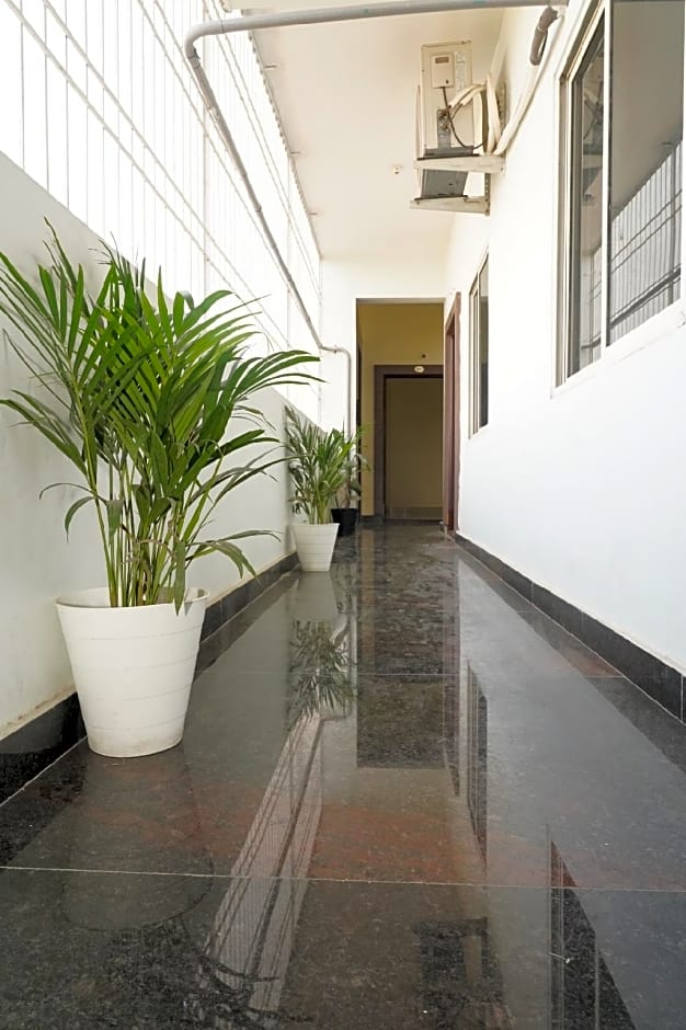 HOTEL ROYAL SUITES AND ROOMS