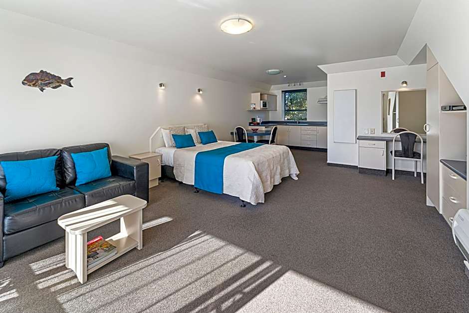 Avalon Manor Motel