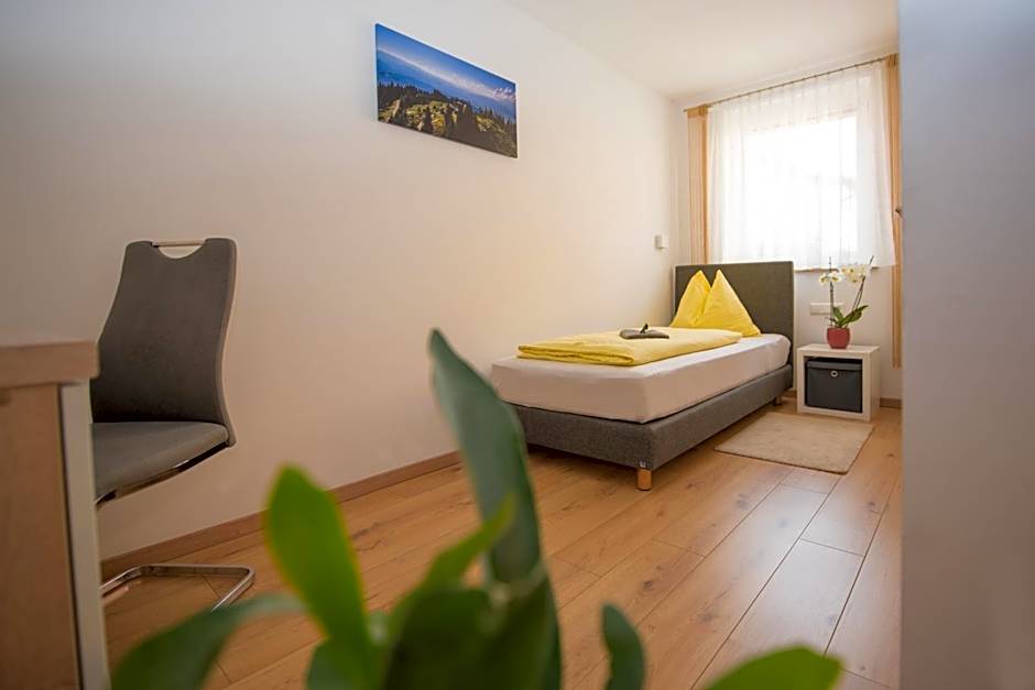 Ferienwohnungen und Zimmer Yassi