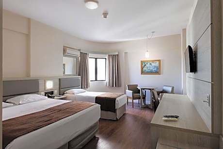 LUXURY SIDE LUXURY ADAPTED CAPACITY 02