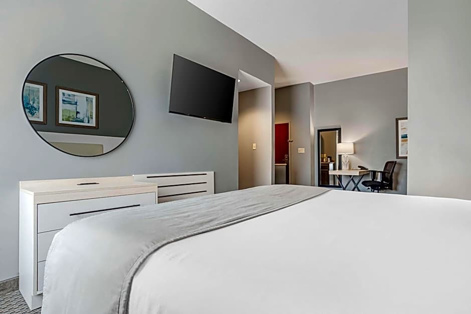 Best Western Plus Two Rivers Hotel & Suites